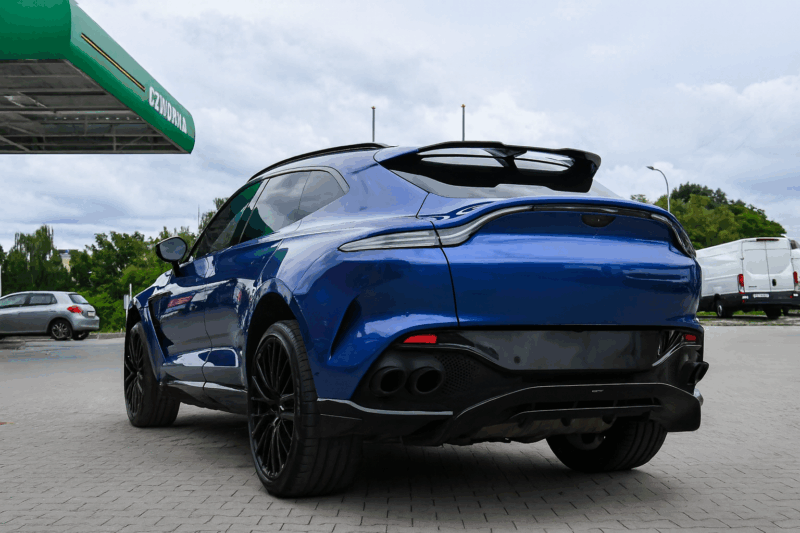 Samochód z wypożyczalni samochodów - Wypożycz Bus w Rzeszowie