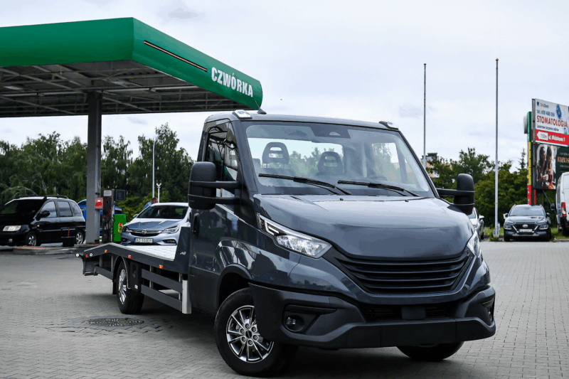 Samochód z wypożyczalni samochodów - Wypożycz Bus w Rzeszowie