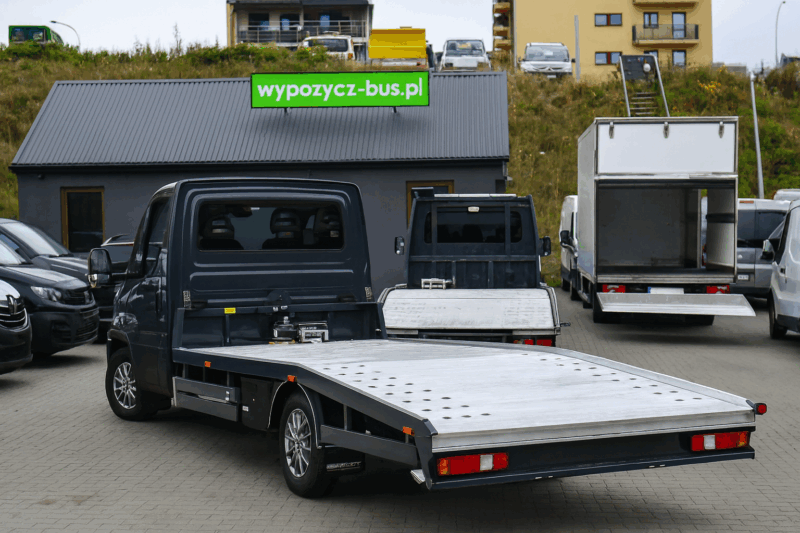 Samochód z wypożyczalni samochodów - Wypożycz Bus w Rzeszowie