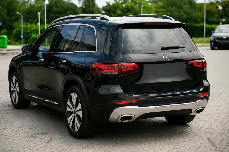 Samochód z wypożyczalni samochodów - Wypożycz Bus w Rzeszowie