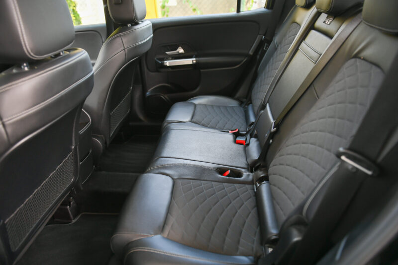 Samochód z wypożyczalni samochodów - Wypożycz Bus w Rzeszowie