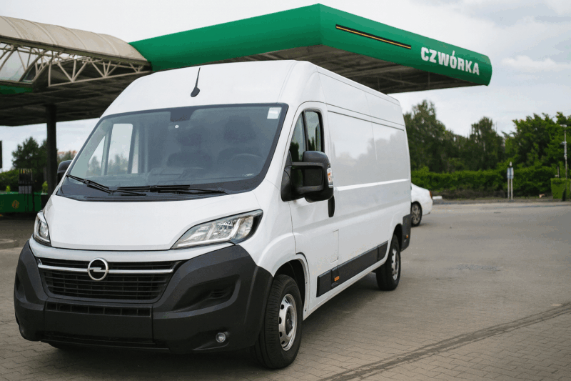 Samochód z wypożyczalni samochodów - Wypożycz Bus w Rzeszowie