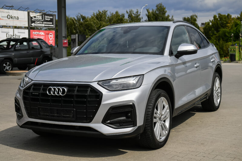 Samochód z wypożyczalni samochodów - Wypożycz Bus w Rzeszowie