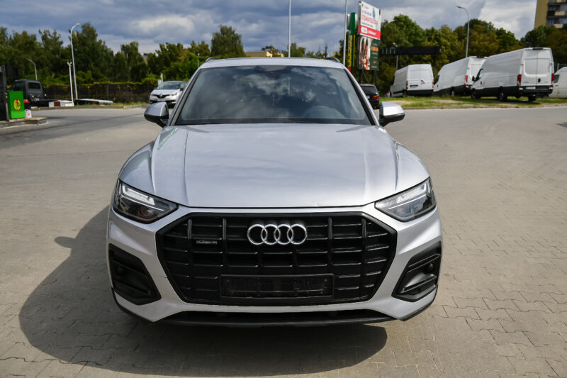 Samochód z wypożyczalni samochodów - Wypożycz Bus w Rzeszowie