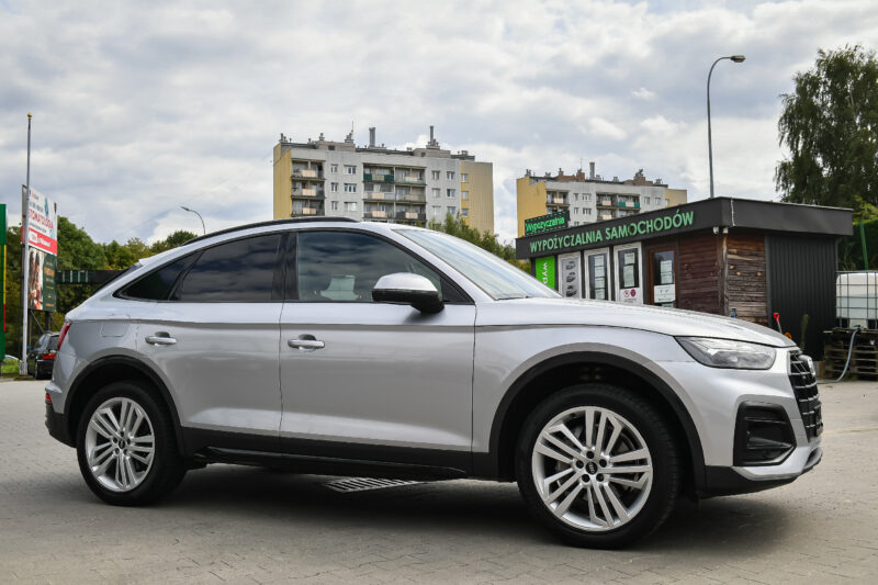 Samochód z wypożyczalni samochodów - Wypożycz Bus w Rzeszowie