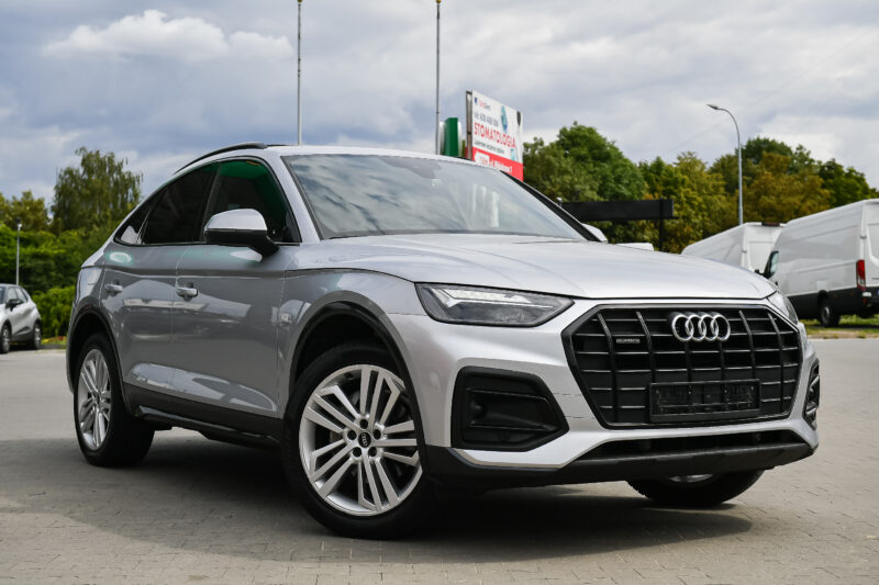 Samochód z wypożyczalni samochodów - Wypożycz Bus w Rzeszowie