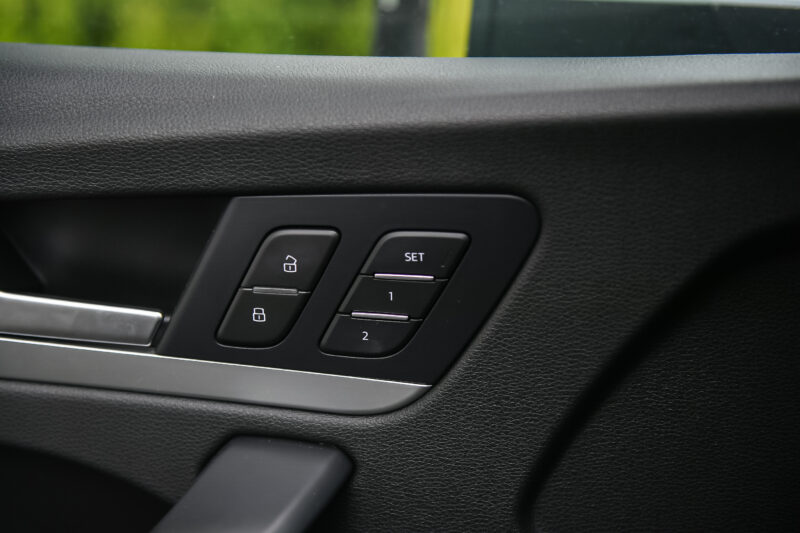 Samochód z wypożyczalni samochodów - Wypożycz Bus w Rzeszowie