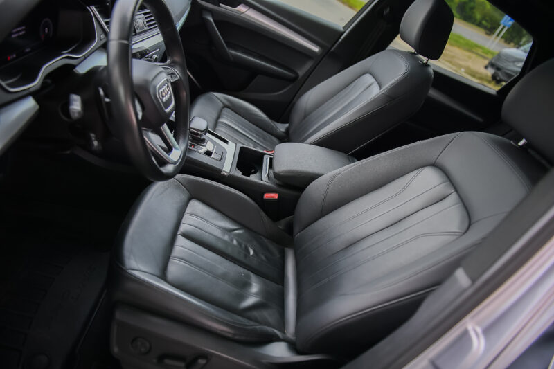 Samochód z wypożyczalni samochodów - Wypożycz Bus w Rzeszowie