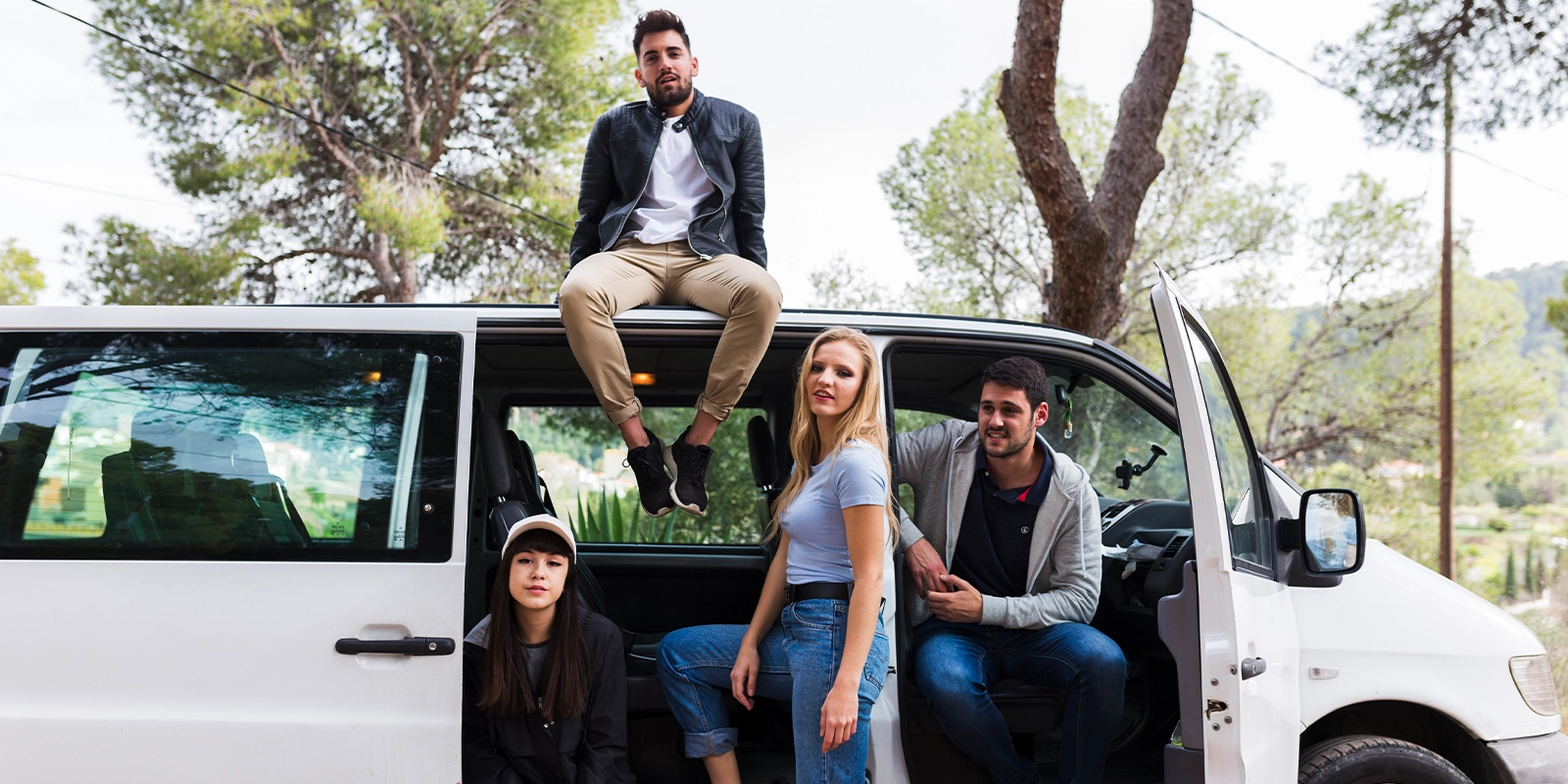 Wynajem busa osobowego Rzeszów - podpowiadamy jakie prawo jazdy na busa 9-osobowego